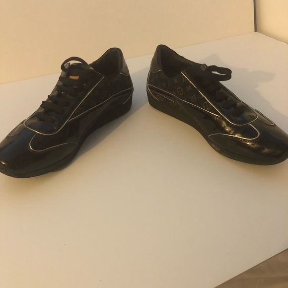 Louis Vuitton Sneakers Size 8 - Picture 5 of 10